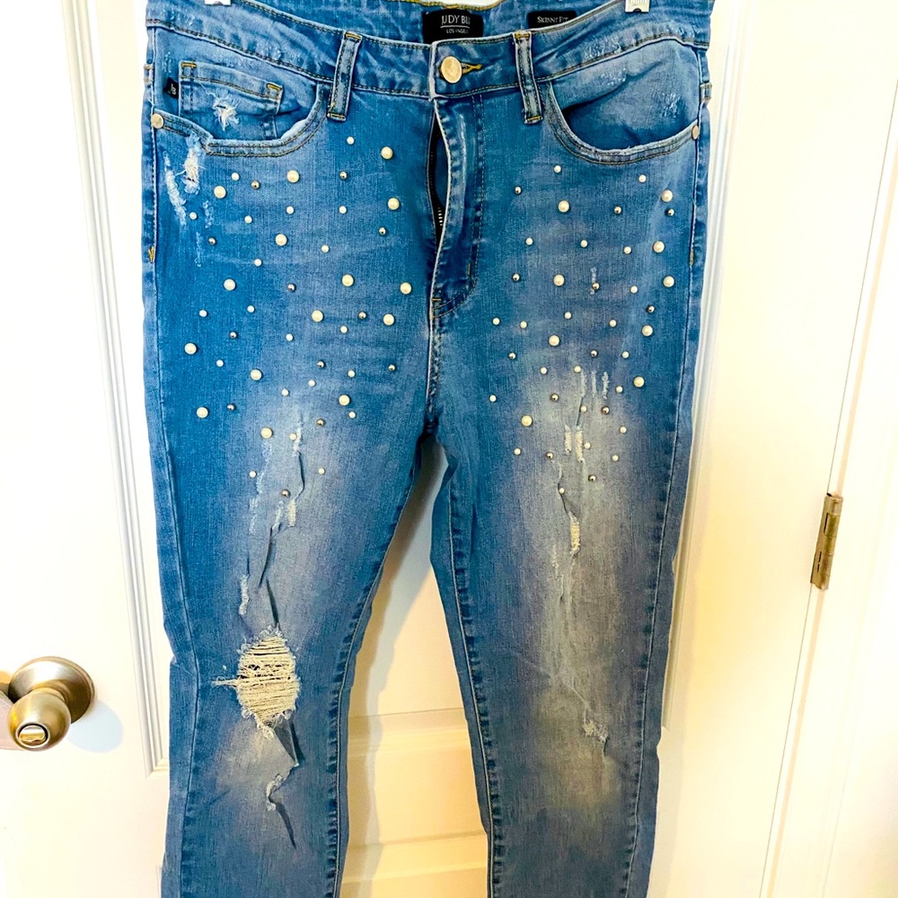 Judy blue pearl and stud jean
